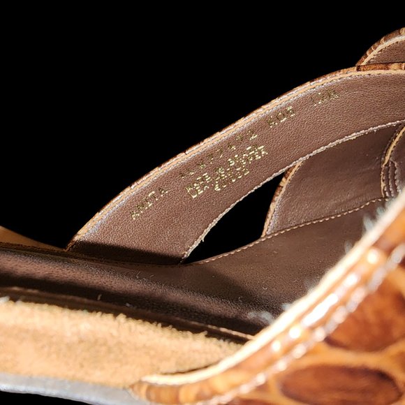 Lauren Ralph Lauren Brown Heels - Picture 7 of 8